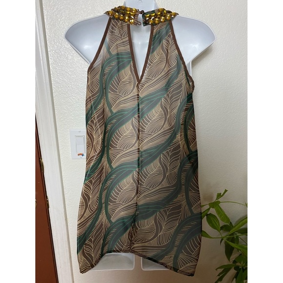 Charlotte Russe Halter Top - Picture 2 of 4